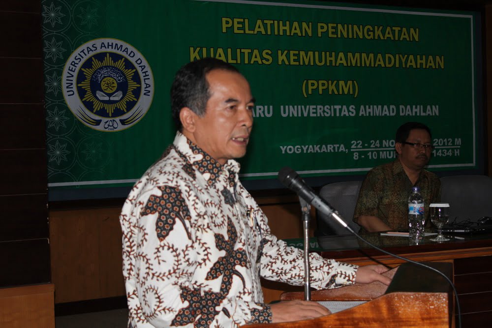 Wakil Ketua BPH Membuka PPKM Dosen UAD di University Hotel Yogyakarta